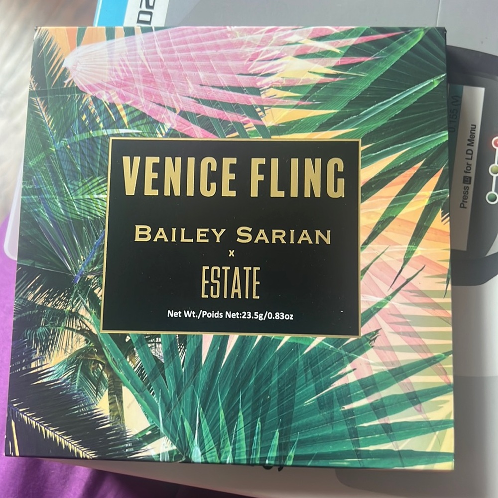 nWT eyeshadow palette